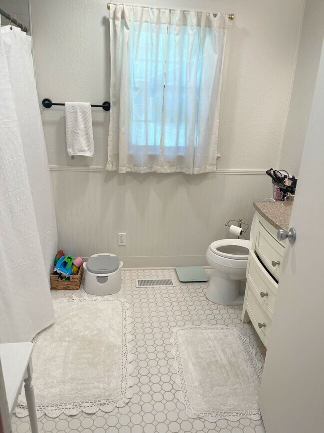 Photo - Guntersville, AL Home for Rent!