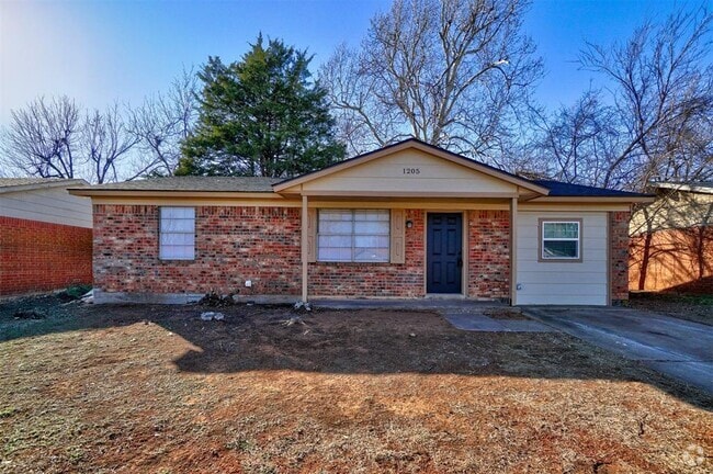 Building Photo - 1205 Mcdonald Dr Rental