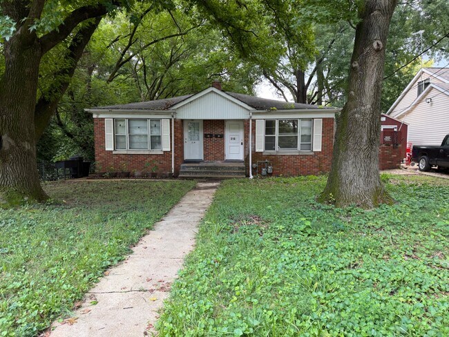 314 W H St