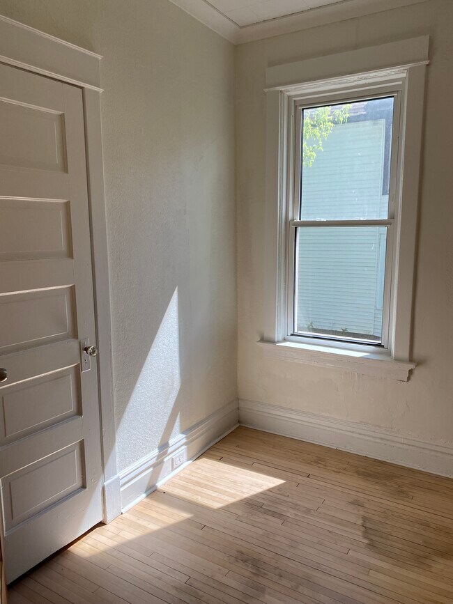 Photo - 2811 W 3rd St Unit 1