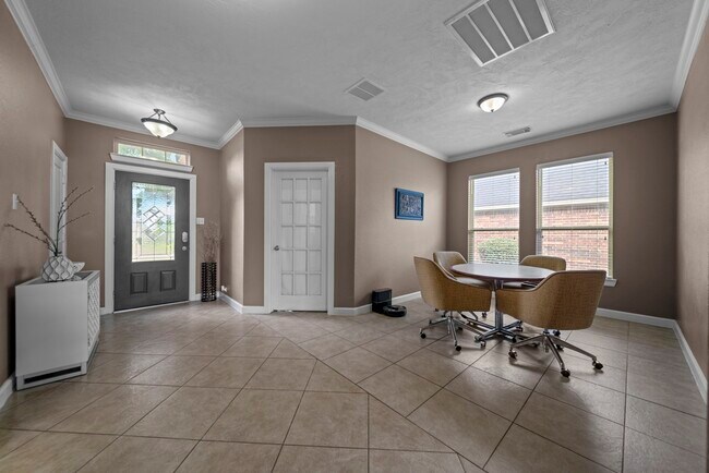 2413 Quiet Arbor Ln