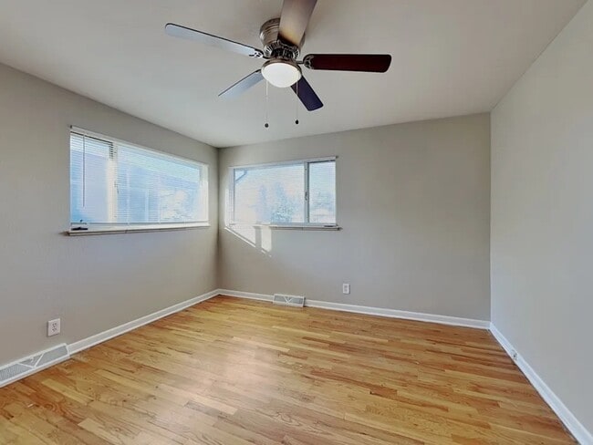 Photo - 2031 Ironton St