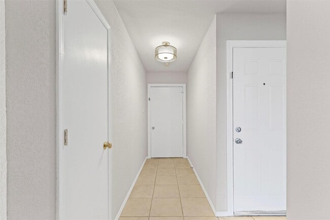 Photo - Charming 3 bedroom, 2 bathroom single-family home in Cleburne offering about 1,500 square feet of...