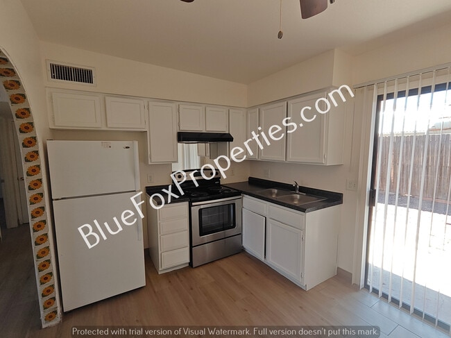 Photo - 2427 N Fair Oaks Ave