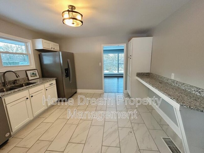 Photo - 354 Berry St