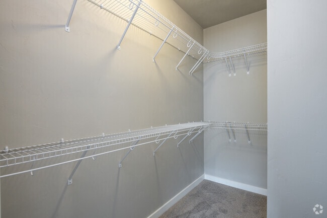 2 BR, 2 BA - 1,297SF