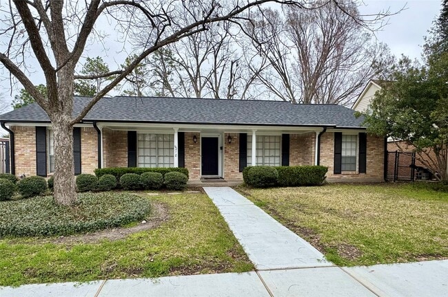 Building Photo - 8218 Edgemoor Dr Rental