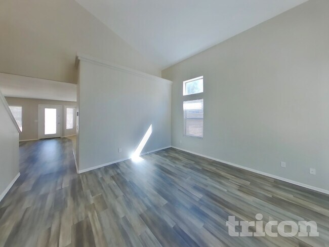 Photo - 2101 N 109th Ave