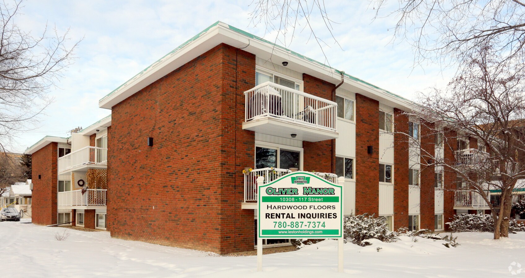 Photo - Oliver Manor