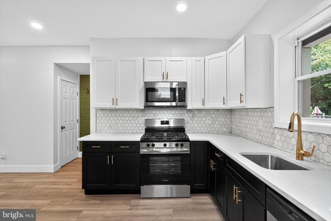 Photo - 283 Walnut St