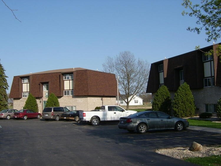 Photo - 2185 S Reese Rd Apartments