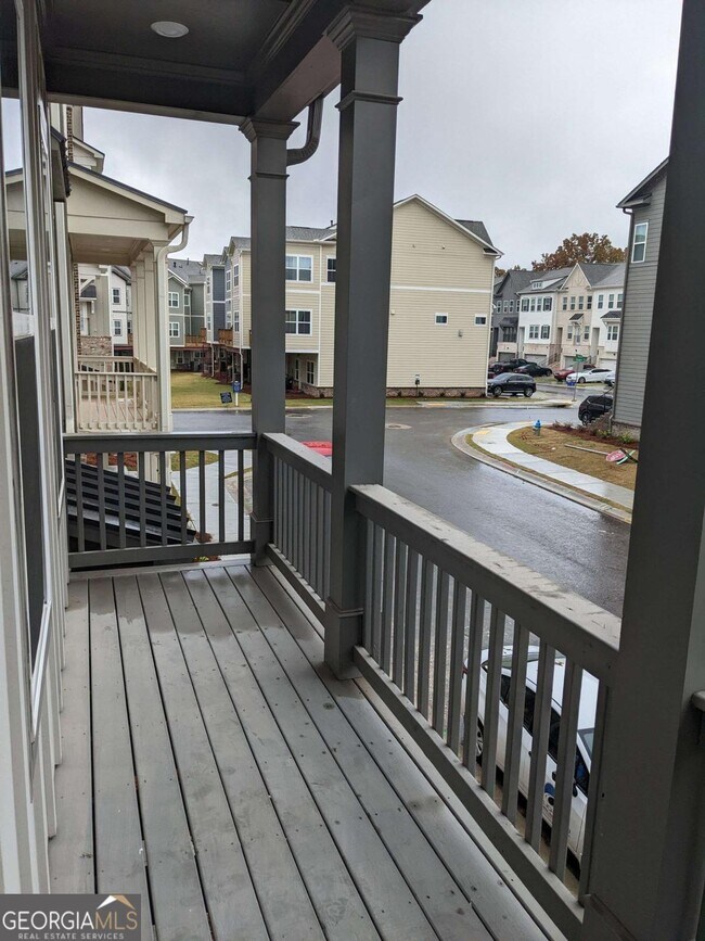 Photo - 225 Spike Trl SE