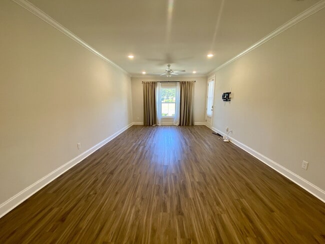 Photo - Spacious, End Unit Townhouse Located in Wa...