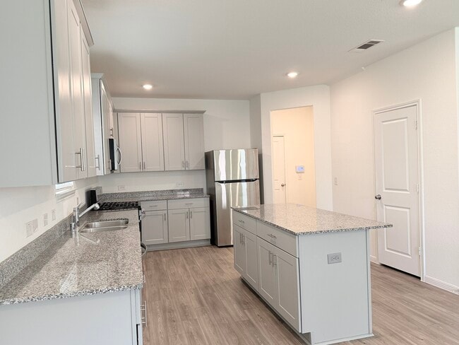 Photo - 1020 Laguna Cv Dr