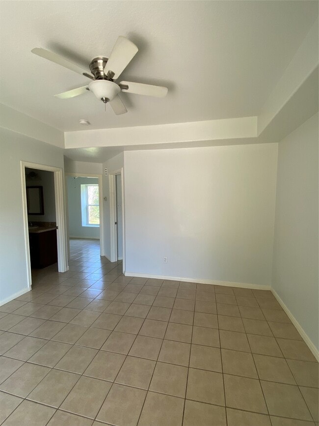 Photo - 3815 Putnam Dr