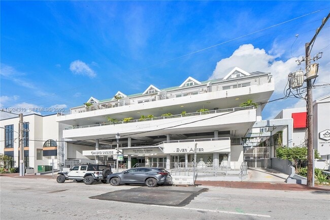 Building Photo - 2977 McFarlane Rd Unit 9