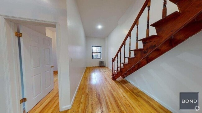 Building Photo - 29 St Marks Pl Unit 1B Rental