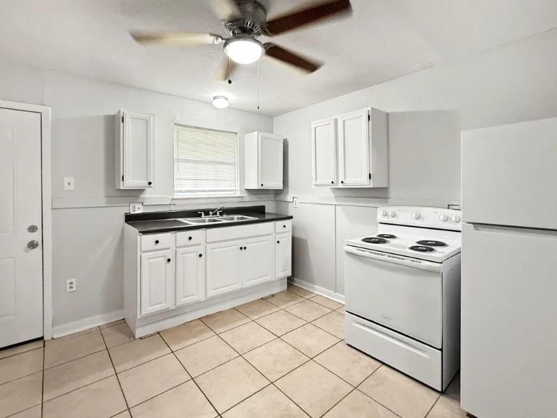 Photo - 524 Starrett Rd