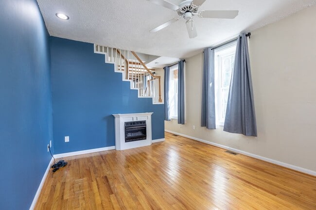 Photo - Lovely 3 BR/1.5 BA Semi-Detached Home in S...