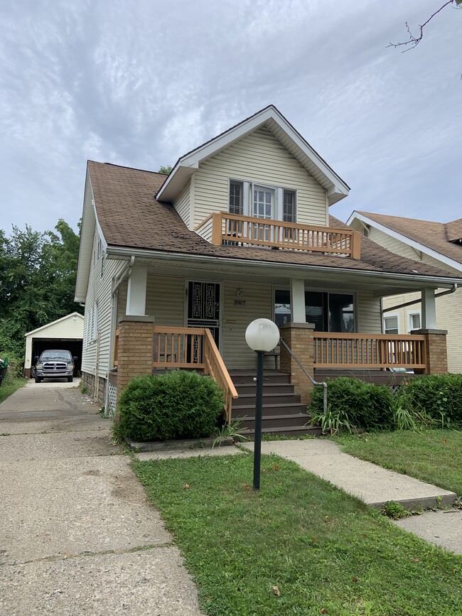 Exterior - 9967 Ward St House