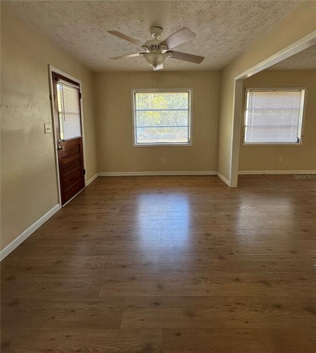 Photo - 22368 Panorama St