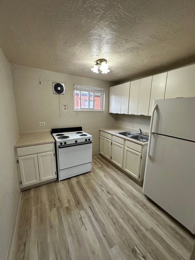 Photo - 2607 Poplar Ct Unit B