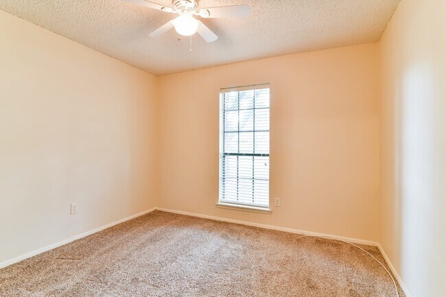 Photo - 17411 Glenhew Rd