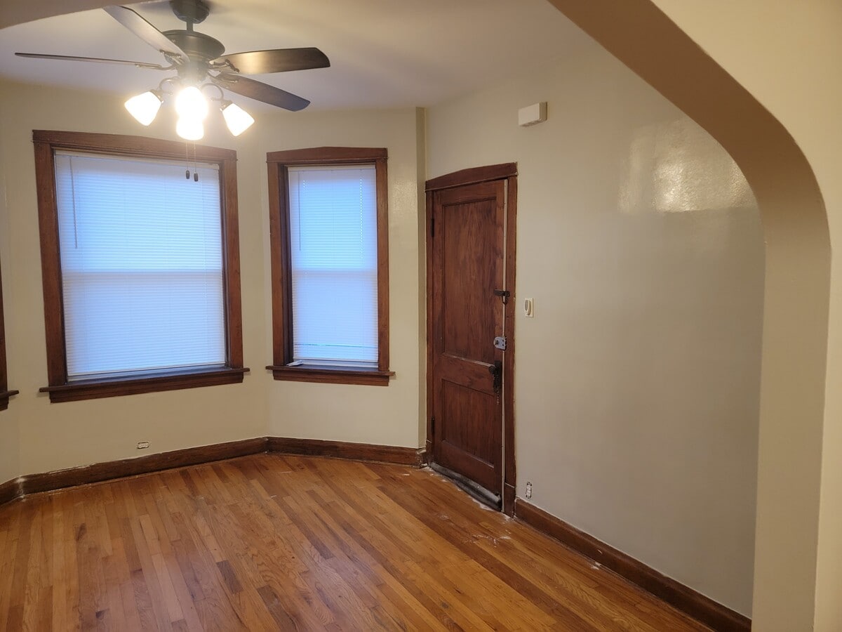 Photo - 5031 W Cullom Ave Unit First floor