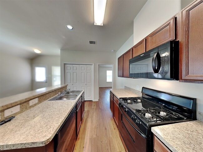 Photo - 5907 Stockholm Ct