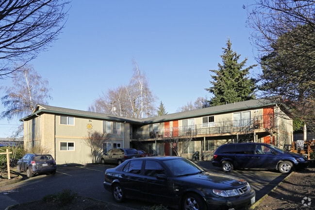 Photo - Hazelwood Manor Apartments