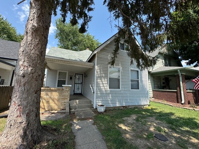 Building Photo - Bates Hendricks 3 Bedroom 2 Bath