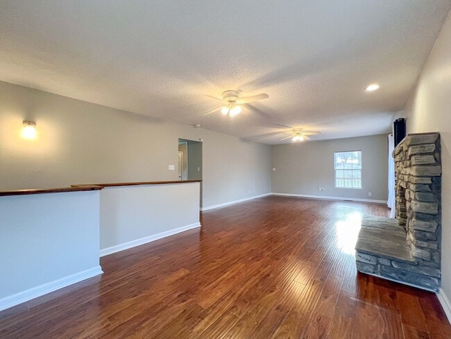 Photo - 712 Canton Hollow Rd