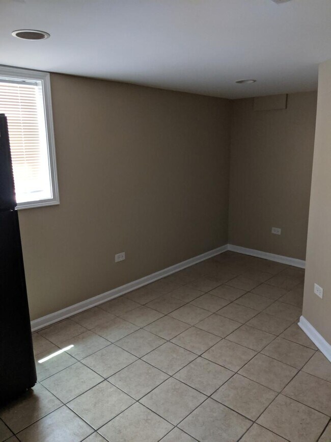 2614 N Springfield Ave Unit GF