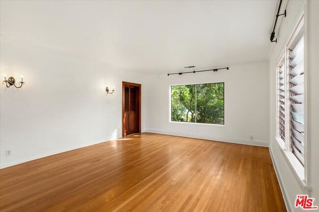 Photo - 715 N Harper Ave