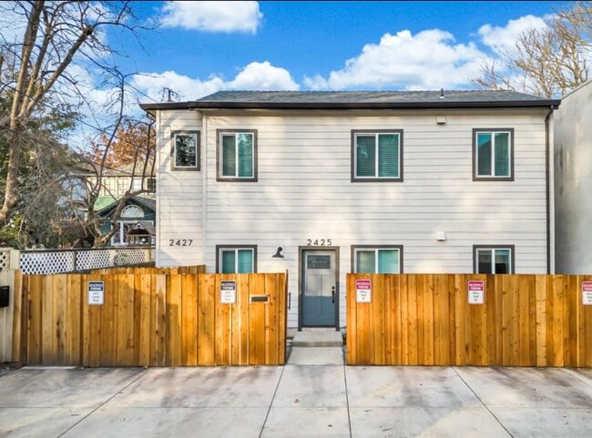Building Photo - 2 bedroom / 1 bath | Midtown Duplex Available Now Unit 2427 Liestal