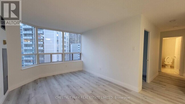 Photo - 25 Maitland St Unit 1201