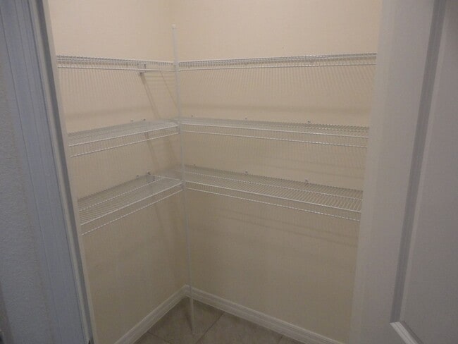 216 Hickory Crse Trl