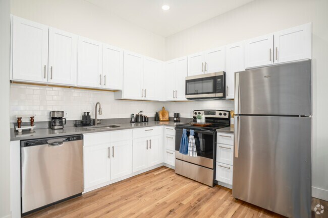 1BR, 1BA - 624SF - Kitchen - 113 N Ohio Ave