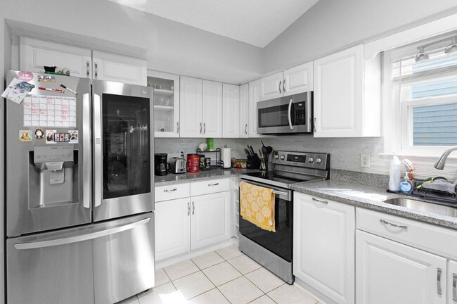 Photo - 3 Bed 2 Bath Home for Rent in Virginia Beach