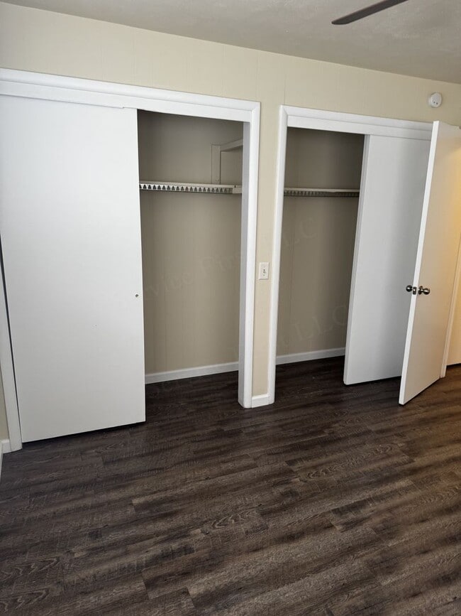 Photo - Clark St - Duplex for rent Unit 709