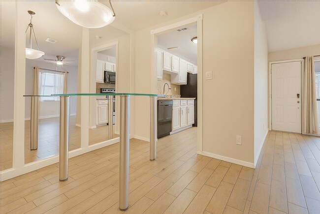 Photo - 2379 Briarwest Blvd Unidad 108