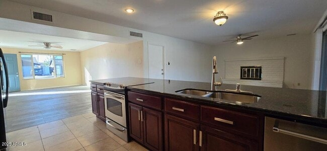 Photo - 2132 E Oxford Dr