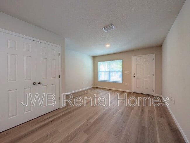 Photo - 1203 Weare St