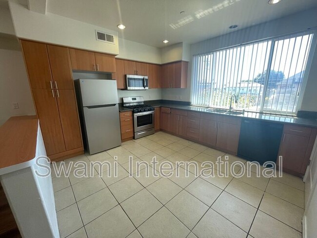 Photo - 5010 S Figueroa St