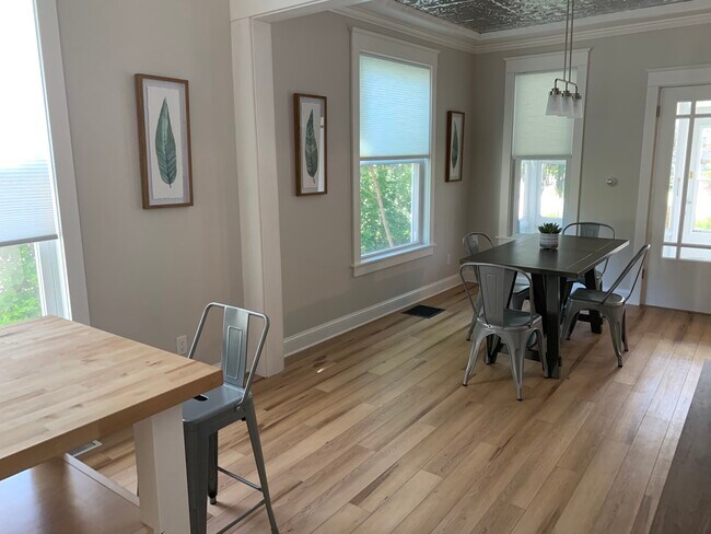 Photo - 219 S Elmwood Ave Casa