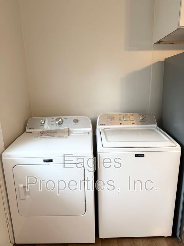 Photo - 1205 Simpson St