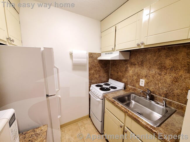 Building Photo - 474 Broadway Unit #37