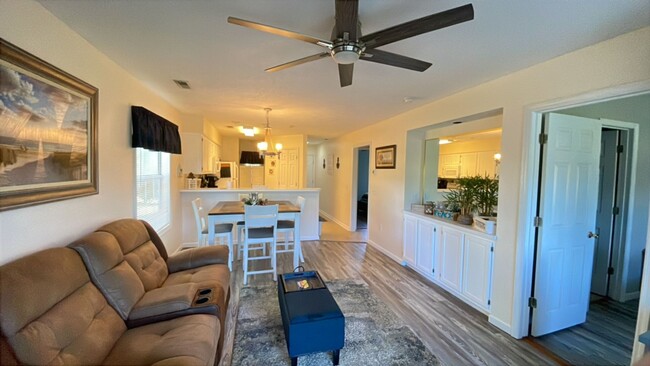 Beautifully furnished 2 bedroom/2 bath 1st... - Beautifully furnished 2 bedroom/2 bath 1st... Rental