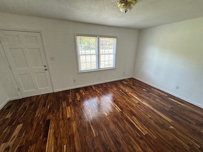 Photo - 1020 Village Cir