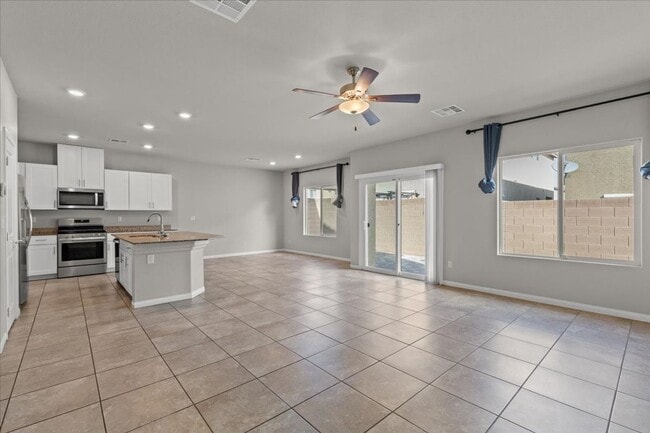 Photo - Expansive, Luxurious 5-Bedroom Oasis with ...